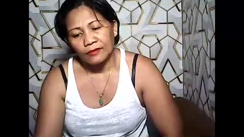 Snapshot of betty_83 chatting on April 14, 11:38 am betty_83 online show from April 14, 11:38 am