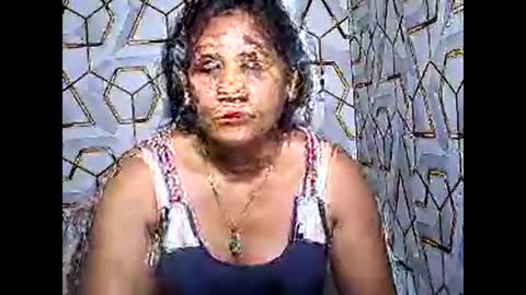 Snapshot of betty_83 chatting on June 8, 12:49 pm betty_83 online show from June 8, 12:49 pm