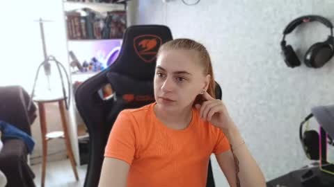 beverly_yay online show from May 3, 7:25 am