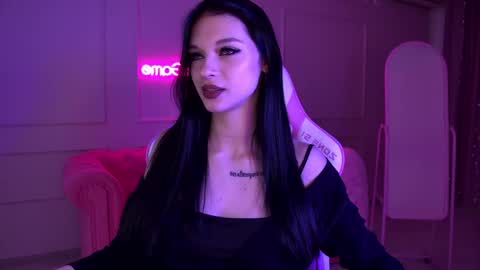 Snapshot of beverlyyork chatting on February 20, 6:28 am Beverly online show from February 20, 6:28 am