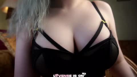 Snapshot of bezuya chatting on July 7, 6:47 am Eliz online show from July 7, 6:47 am