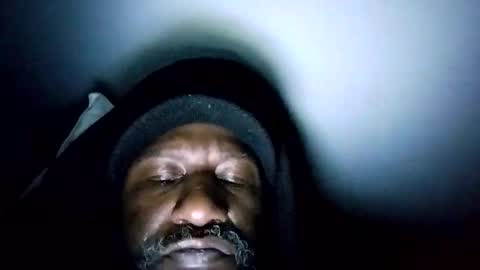 Snapshot of bi582945 chatting on November 28, 12:24 am bi582945 online show from November 28, 12:24 am