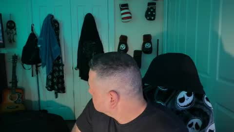 Snapshot of bi_militaryman69 chatting on June 1, 5:53 am BiMilitaryMan online show from June 1, 5:53 am