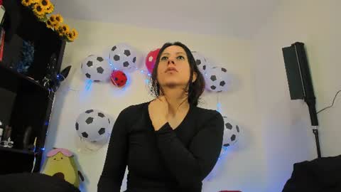 Snapshot of biancamirage1 chatting on June 29, 3:35 am Bianca Mirage online show from June 29, 3:35 am