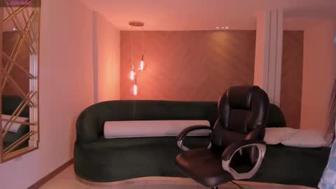 Snapshot of biancapierce_ chatting on February 19, 11:06 am Bianca Pierce online show from February 19, 11:06 am