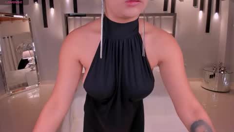 Snapshot of biancapierce_ chatting on November 24, 12:16 pm Bianca Pierce online show from November 24, 12:16 pm