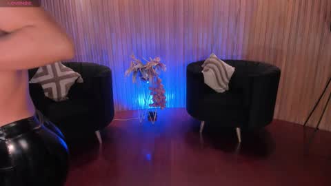 Snapshot of biancapierce_ chatting on December 4, 11:19 am Bianca Pierce online show from December 4, 11:19 am