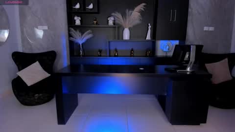 Snapshot of biancapierce_ chatting on December 15, 11:47 am Bianca Pierce online show from December 15, 11:47 am