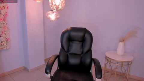 Bianca Pierce online show from April 4, 12:02 pm