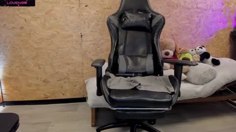 Biancastrong.. IGThebiancastrong online show from January 8, 4:44 am