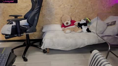 Biancastrong.. IGThebiancastrong online show from February 2, 5:42 am