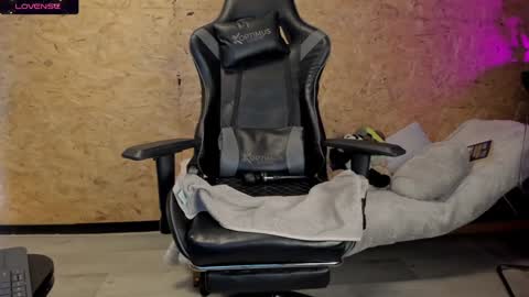 Biancastrong.. IGThebiancastrong online show from February 5, 5:20 am