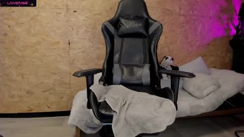 Biancastrong.. IGThebiancastrong online show from February 12, 8:38 am