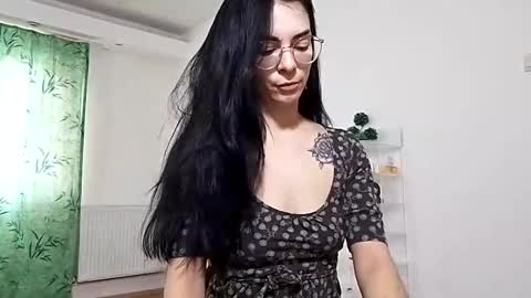 Snapshot of bibitina chatting on December 2, 9:45 am innasugarwild online show from December 2, 9:45 am