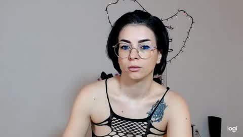 innasugarwild online show from March 30, 4:46 am