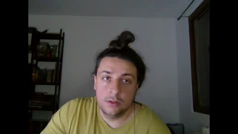 BiCuriousGuy online show from February 8, 11:45 pm