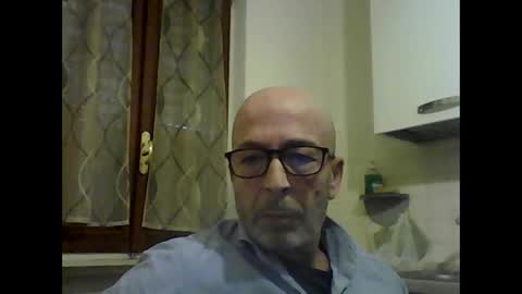 Snapshot of big23italy chatting on April 1, 8:04 am big23italy online show from April 1, 8:04 am