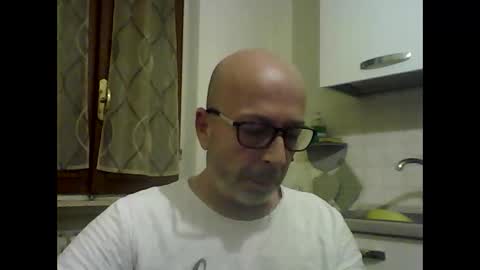 Snapshot of big23italy chatting on April 28, 2:21 am big23italy online show from April 28, 2:21 am