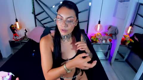 big__pussy69 online show from December 2, 2:41 pm