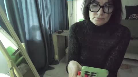 mom online show from March 26, 2:17 am