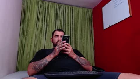 Snapshot of big_niiko chatting on February 6, 2:16 am big_niiko online show from February 6, 2:16 am