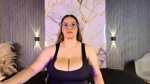 Tell me Sophia  online show from April 12, 8:25 pm