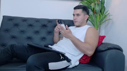 Tylerr online show from February 11, 6:13 pm