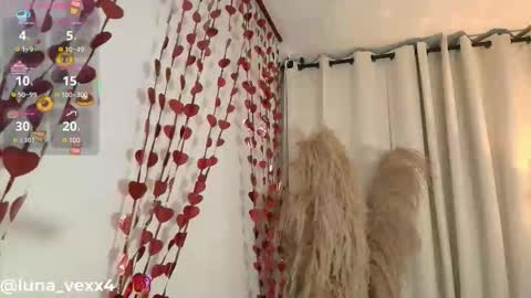 Snapshot of big_woman_1 chatting on February 15, 3:03 am Luisa online show from February 15, 3:03 am