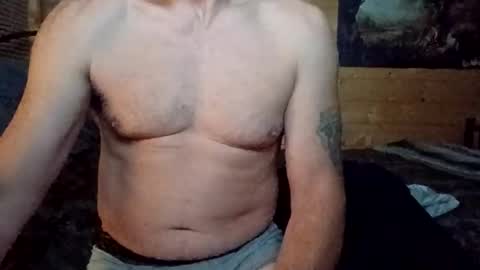 Snapshot of bigandtall1976 chatting on October 13, 7:52 am bigandtall1976 online show from October 13, 7:52 am