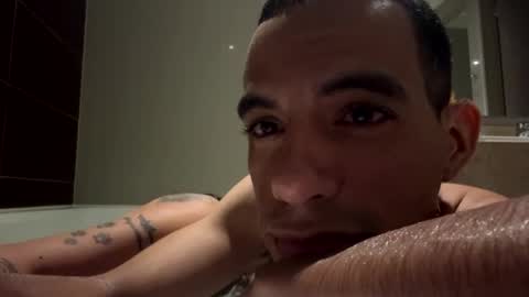 Snapshot of bigbacs chatting on November 9, 3:05 am Bacs Independent model online show from November 9, 3:05 am