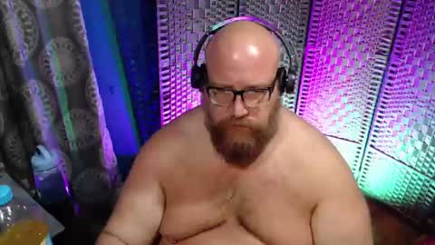 BigBear4Cuddles online show from June 21, 1:30 am