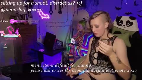 Snapshot of bigbearandbunny chatting on December 18, 8:26 pm bigbearandbunny online show from December 18, 8:26 pm