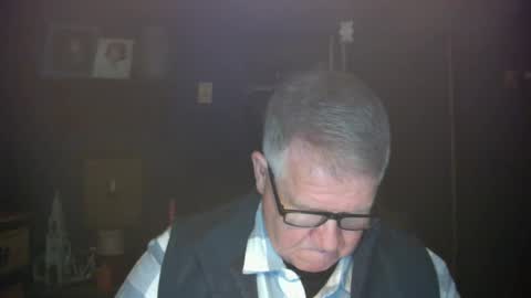 Snapshot of bigbeerdrinker1 chatting on December 21, 2:04 pm bigbeerdrinker online show from December 21, 2:04 pm