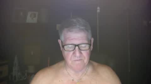 Snapshot of bigbeerdrinker1 chatting on December 23, 5:49 am bigbeerdrinker online show from December 23, 5:49 am