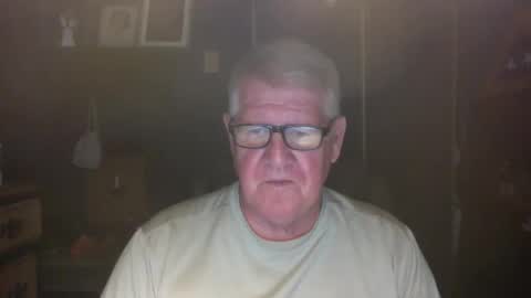 Snapshot of bigbeerdrinker1 chatting on October 16, 4:13 am bigbeerdrinker online show from October 16, 4:13 am