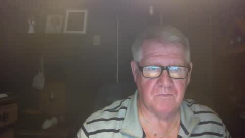 Snapshot of bigbeerdrinker1 chatting on October 25, 5:59 am bigbeerdrinker online show from October 25, 5:59 am