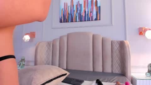   online show from February 8, 4:25 pm