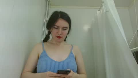 Isabella online show from April 4, 8:12 am