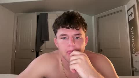 Snapshot of bigbootyburger1 chatting on February 3, 6:46 pm bigbootyburger1 online show from February 3, 6:46 pm