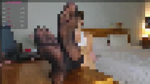 Snapshot of bigbrainbaddie chatting on February 25, 10:03 am online show from February 25, 10:03 am