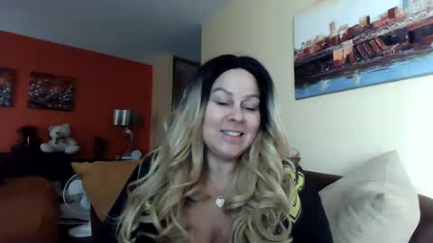 BIG BREAST SABRINA online show from January 6, 7:35 pm
