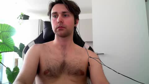 Snapshot of bigbrit_25 chatting on March 2, 11:18 am Big Brit online show from March 2, 11:18 am