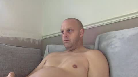 Snapshot of bigbumlover2377 chatting on January 31, 10:10 am bigbumlover2377 online show from January 31, 10:10 am