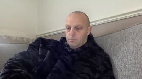 Snapshot of bigbumlover2377 chatting on February 19, 10:01 am bigbumlover2377 online show from February 19, 10:01 am