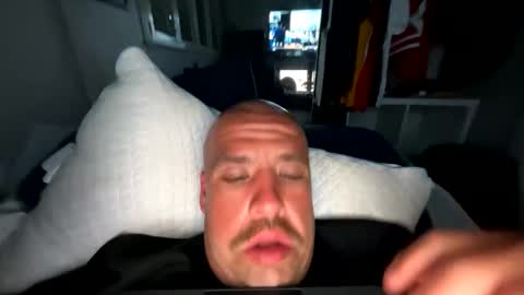 Snapshot of bigburrito714 chatting on March 2, 6:25 am bigburrito714 online show from March 2, 6:25 am