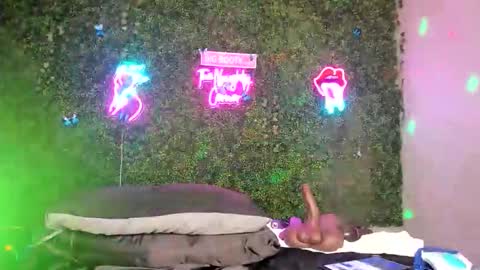 bigbuttsarena online show from April 1, 1:41 pm