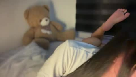 Yeng online show from April 9, 12:10 pm