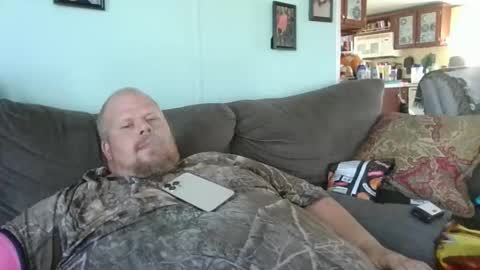 Snapshot of bigcummer4u803 chatting on February 4, 4:08 pm Tiny online show from February 4, 4:08 pm