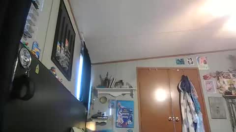 Snapshot of bigcummer4u803 chatting on February 23, 9:56 pm Tiny online show from February 23, 9:56 pm