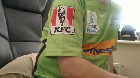 Snapshot of bigcurve chatting on March 12, 2:45 pm bigcurve online show from March 12, 2:45 pm